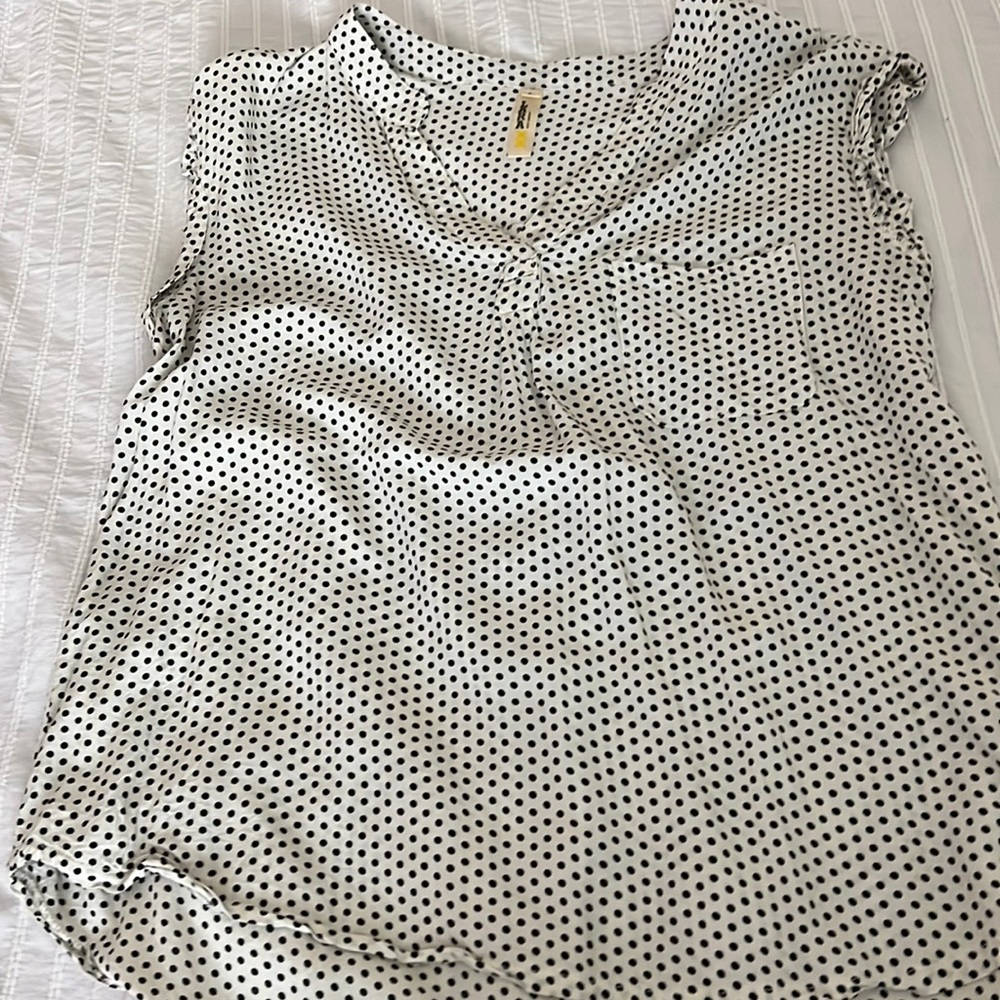 Polka dot blouse with pocket